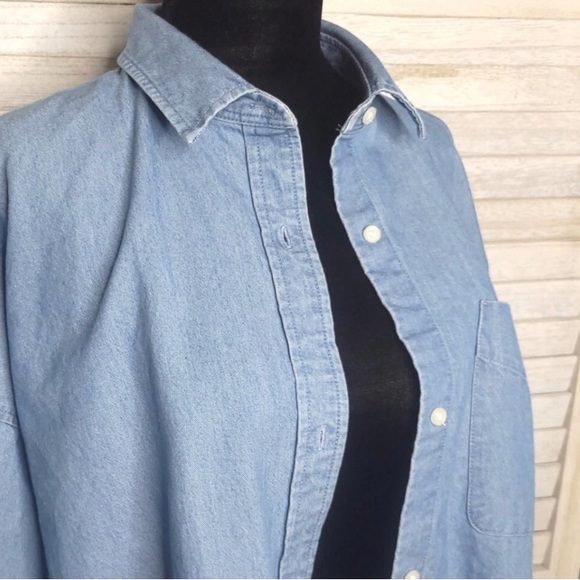 Everlane Chambray Long Sleeve Button Down Womens Shirt Size 6 Front Pocket - Picture 4 of 6